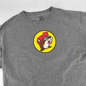 Buc-ee's Mens XL Gray Graphic T-Shirt Red Pickup Truck Est 1982 Beaver Mascot